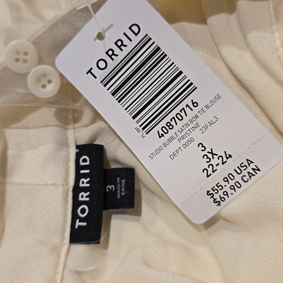 Torrid - Studio Bubble Satin Bow Tie Blouse in Pristine Cream / White​​​​ - Picture 7 of 12